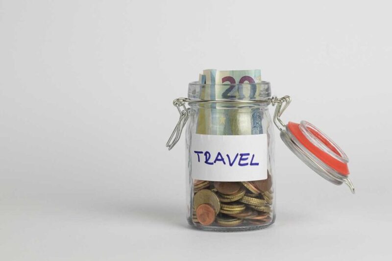 Como juntar dinheiro: dicas para quem vai viajar!