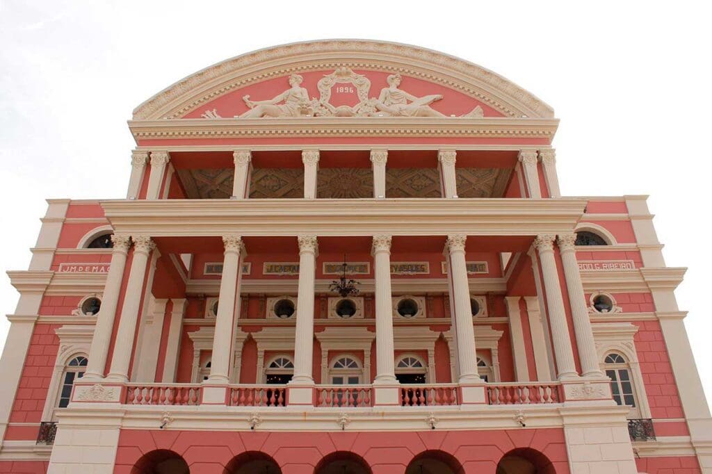 Quais pontos turísticos de Manaus visitar quando chove?