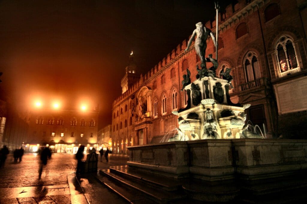 O que fazer em Bolonha, Itália, à noite