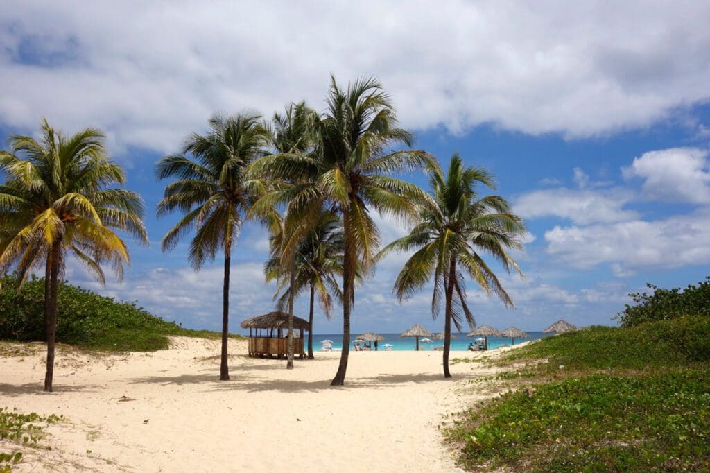 Onde fica o Caribe? Conheça o paraíso tropical!