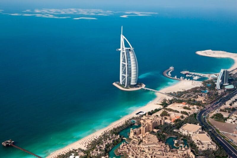 Onde fica Dubai? conheça a história da cidade e suas atrações!